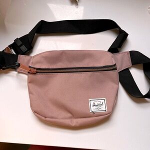 NWOT Herschel Fanny Hip Pack Fifteen Waist Pack in Nude Pink
